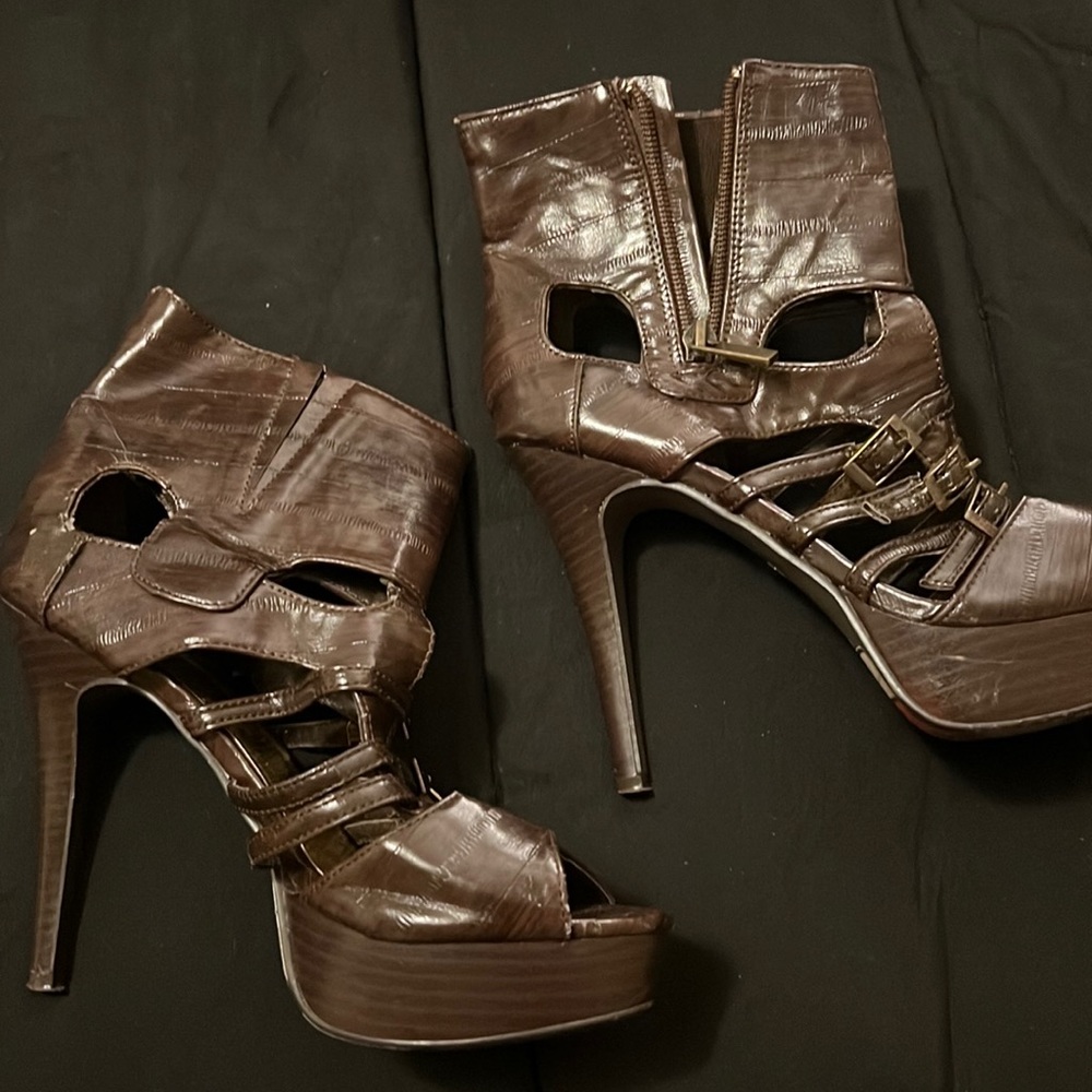 Brown Anne Michelle heels